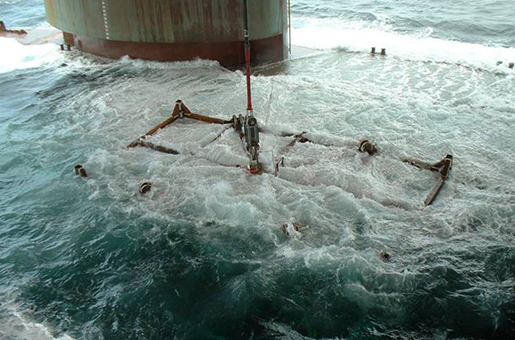 600T deployment tool deploying a manifold offshore